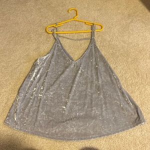 Flowy gray velvet top!